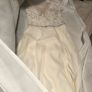 Ivory wedding dress
